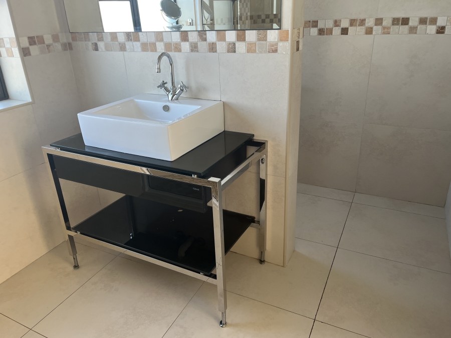 To Let 3 Bedroom Property for Rent in Bettys Bay Western Cape